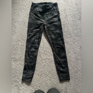 Athleta Ultimate 7/8 Tight